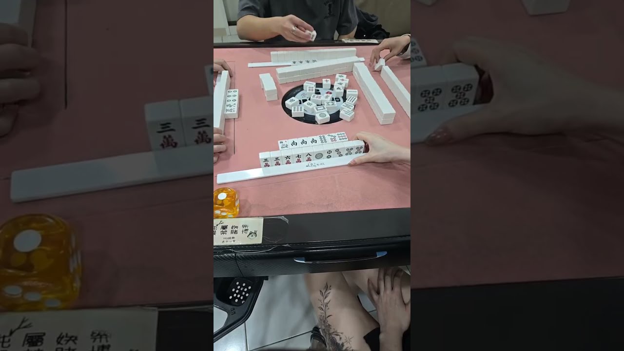 「麻將藝術家-小千柯基打牌去」正在直播！