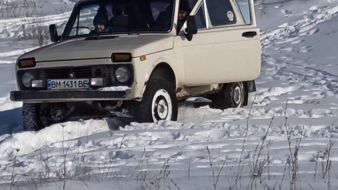 Нива по снегу