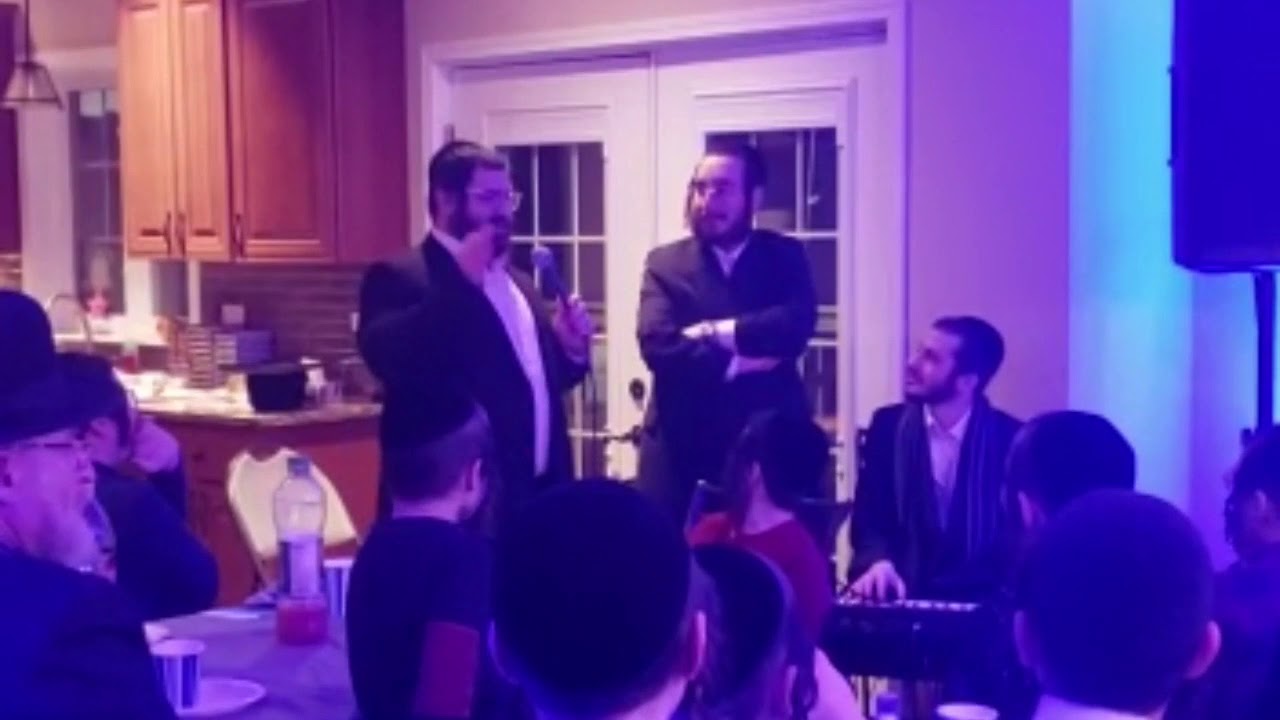Ari Abramowitz & Yoely Brown Entertaining Yiddishe Nachos Kids