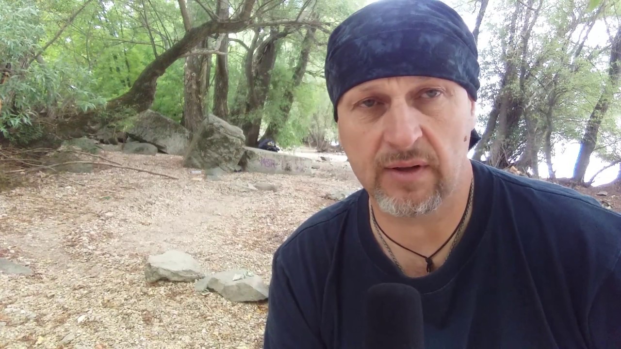 Női kérdések - Férfi válaszok / Hogyan lehet visszaszerezni egy elköltözött férfit
