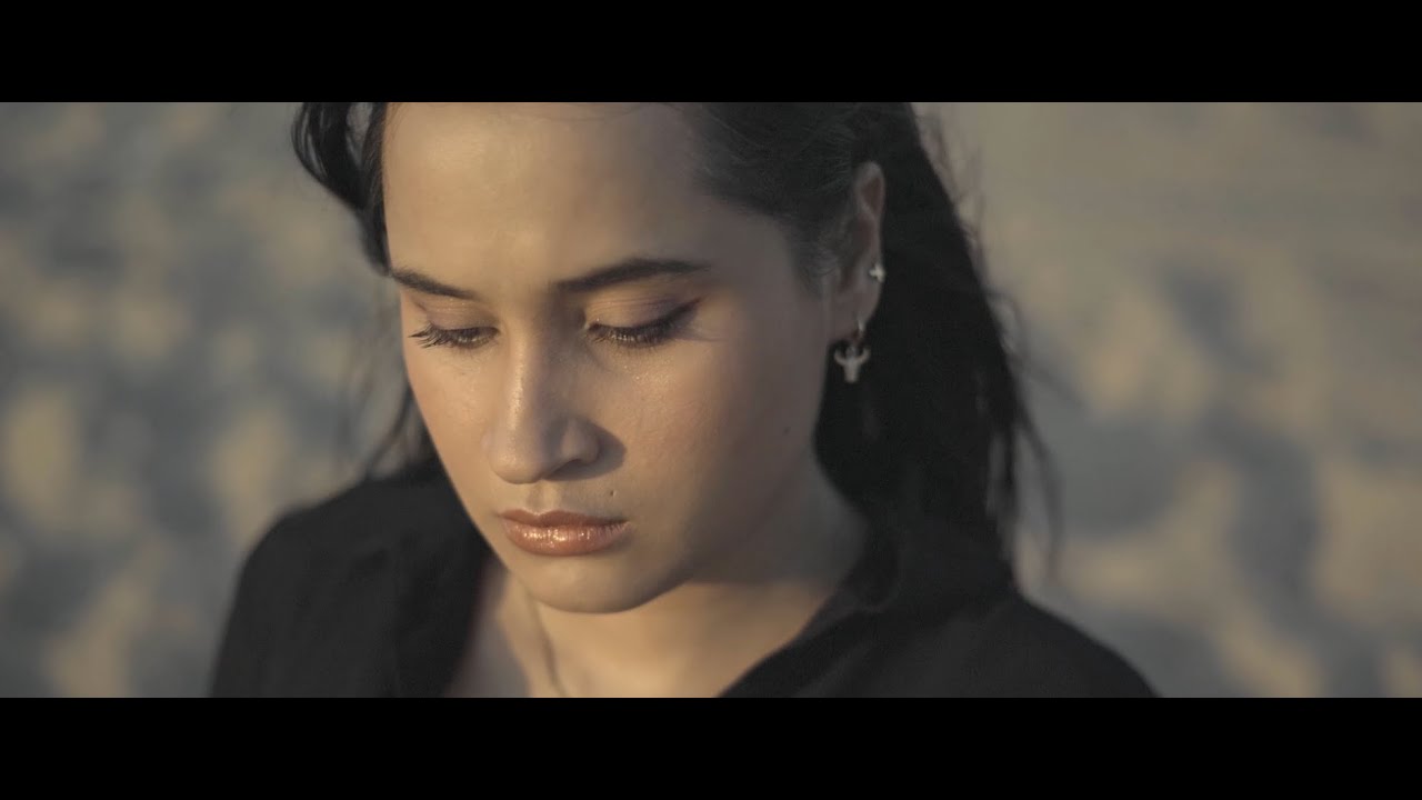 Damaris Bojor - Miro Al Cielo (Video Oficial)