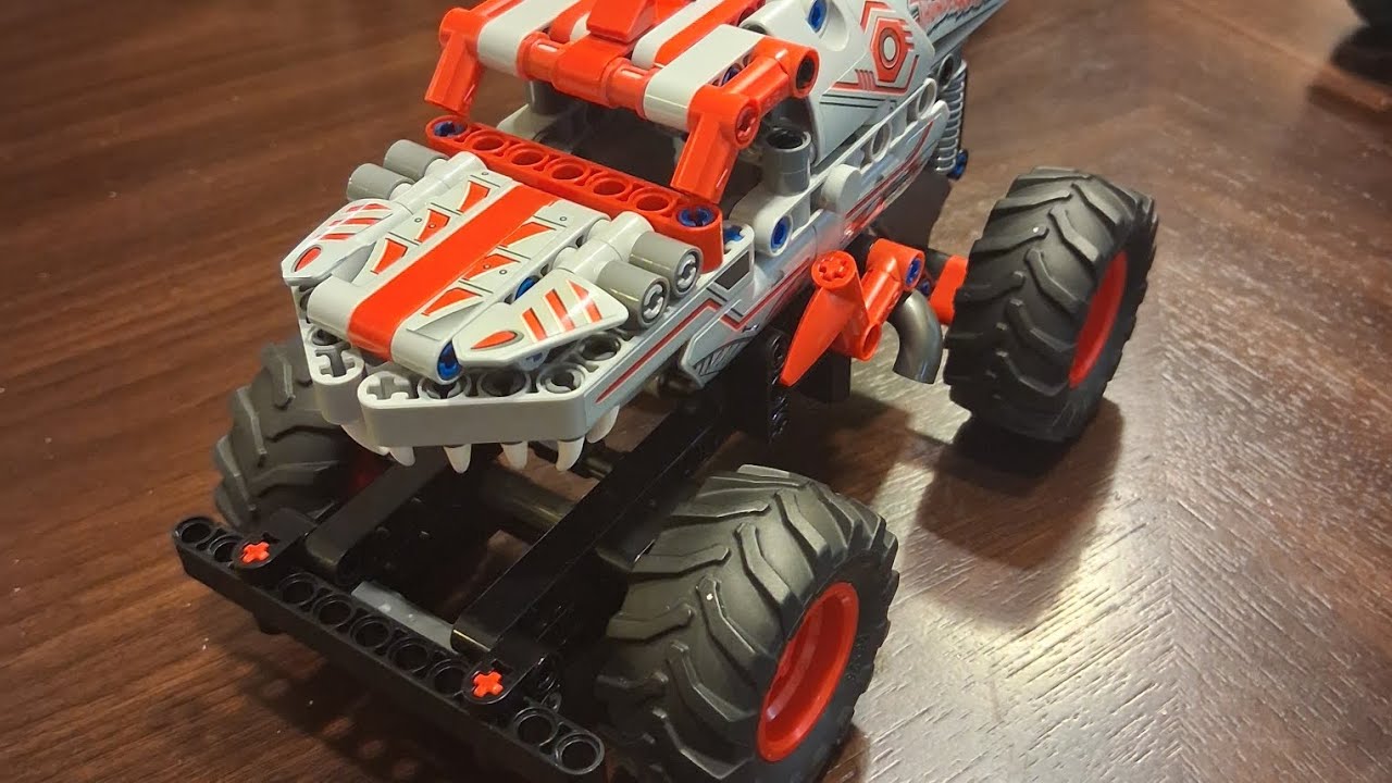 LEGO Technic 42200 Monster Jam ThunderROARus Pull Back - LEGO Speed Build Review (Happy New Year!)