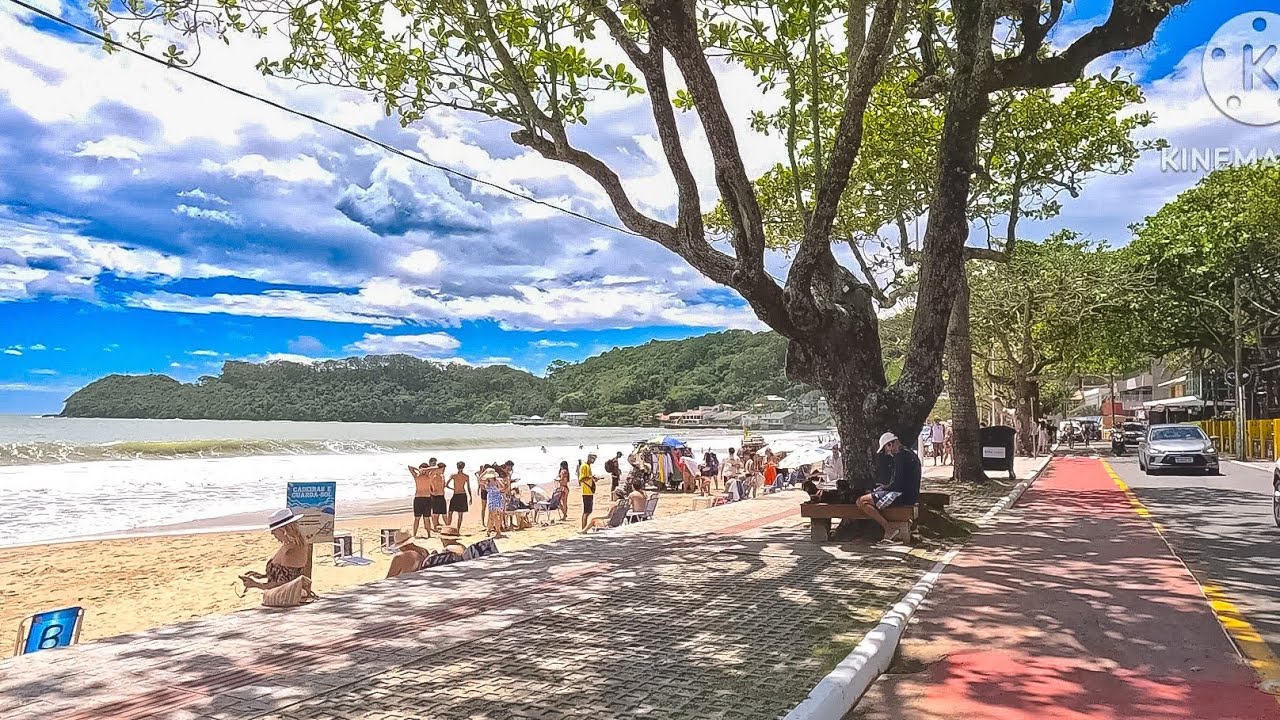 Praia Cabeçudas muito movimentada semana do Natal...Itajaí SC