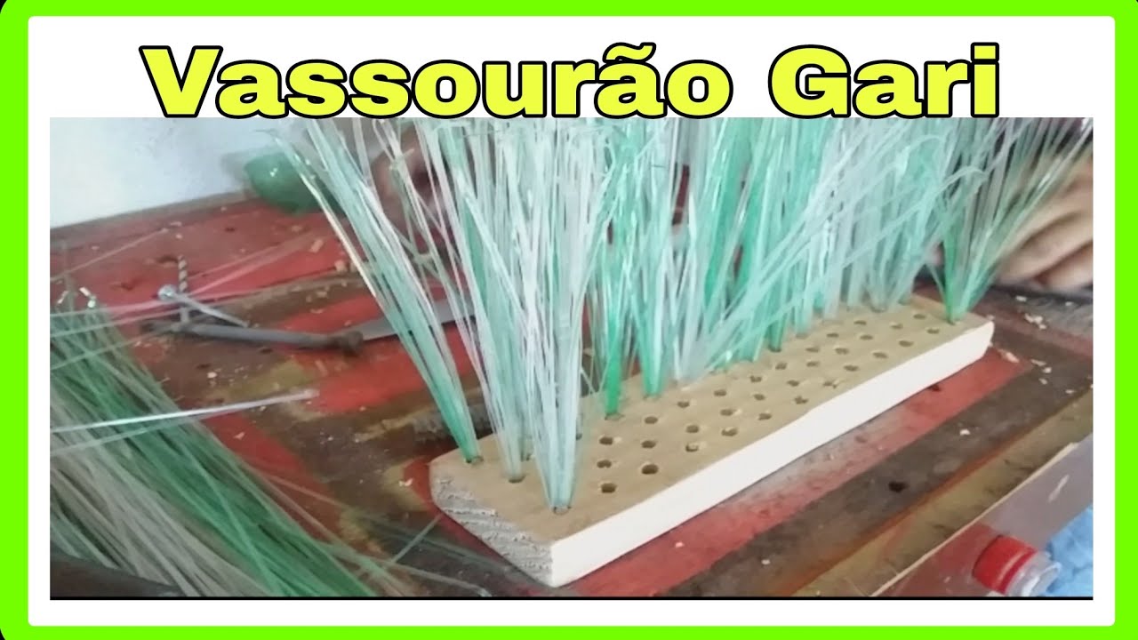 como fazer vassoura de garrafa pet / modelo vassoura de gari