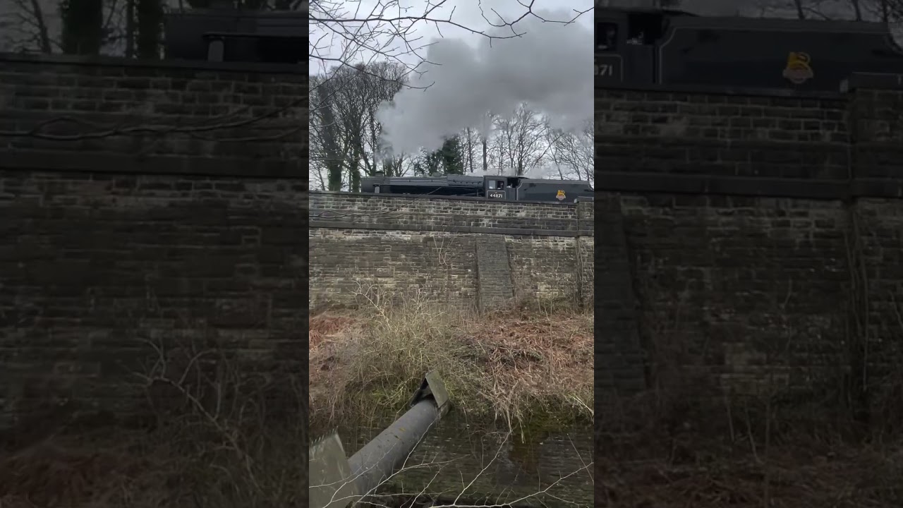 44871 and 48305 climbs out of Oakworth  at the KWVR steam gala 2025