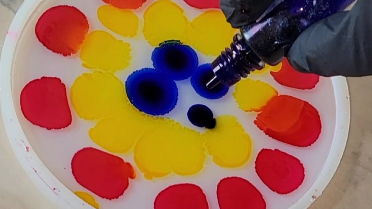 Rainbow flower resin coaster / Trying a new flower petal shape / Making an alcohol ink resin flower