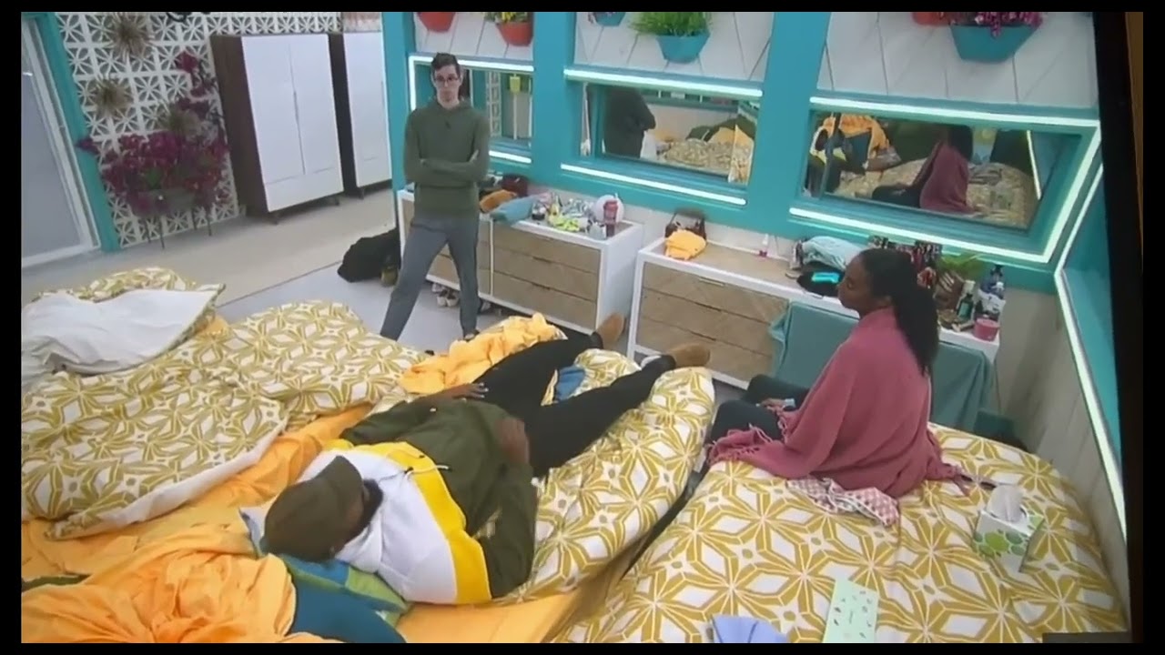 Monte talking about both Turner and Kyle both being in love with Alyssa
