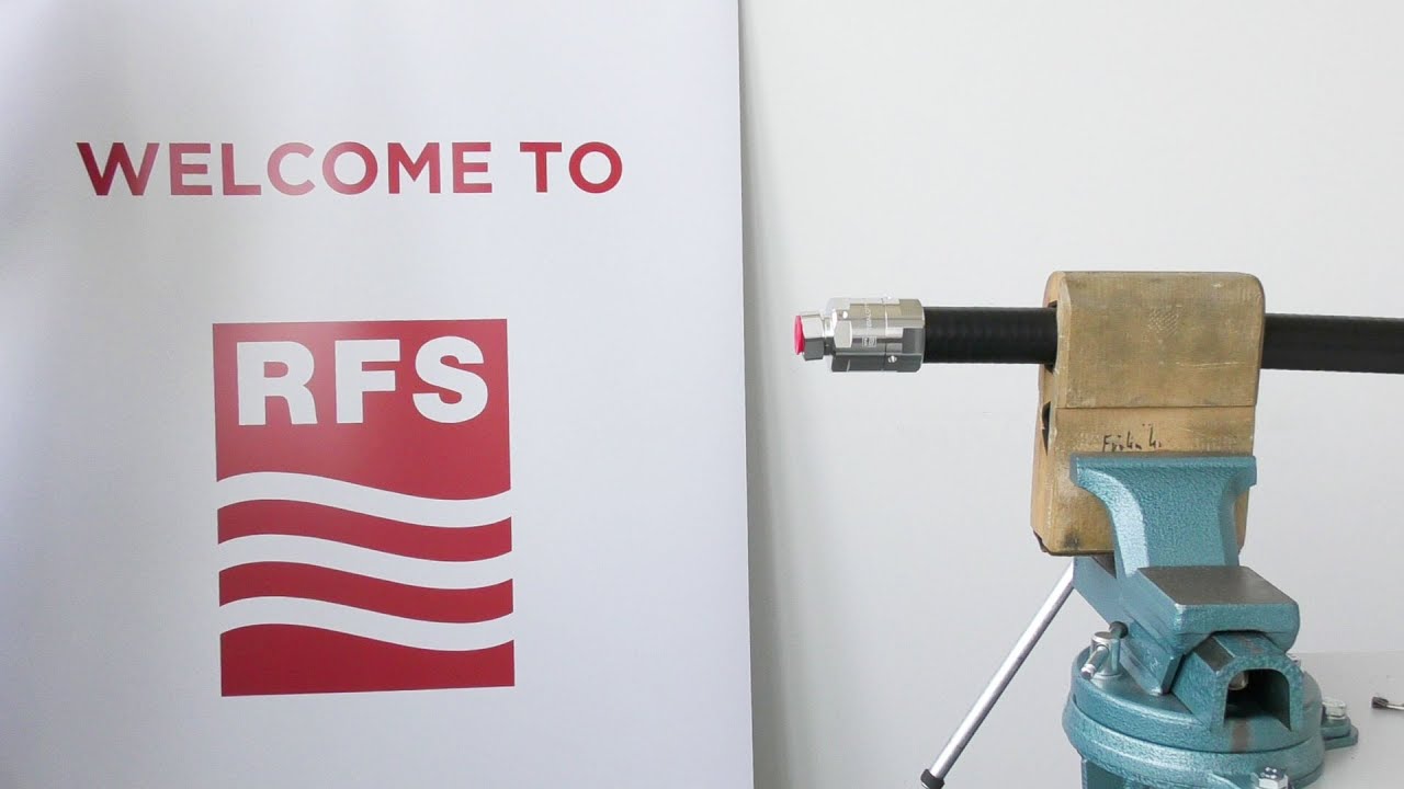 How to install a premium connector – E01 series on a CELLFLEX® Cable 1-1/4