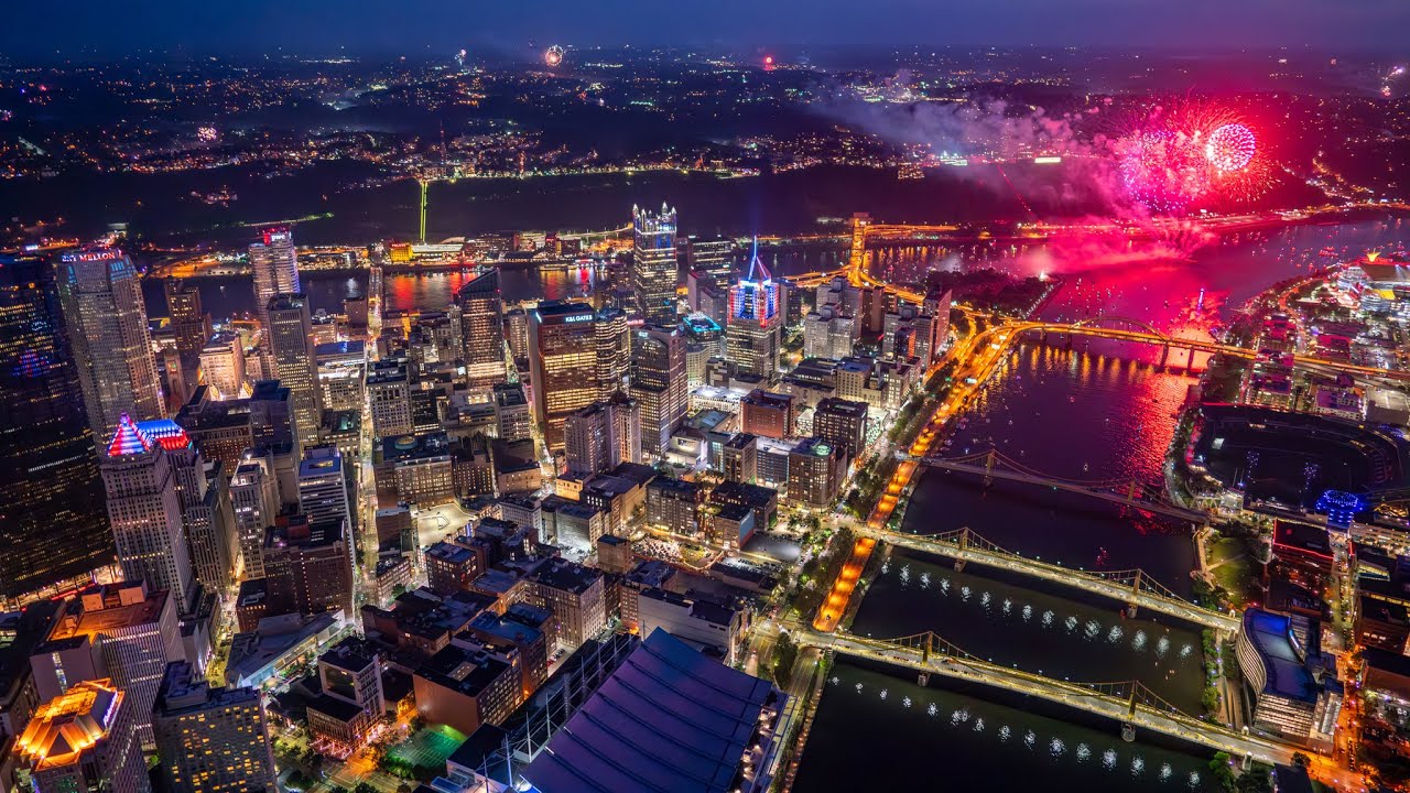 Helicopter Flight Over the 4th of July Fireworks in Pittsburgh- 360° Video