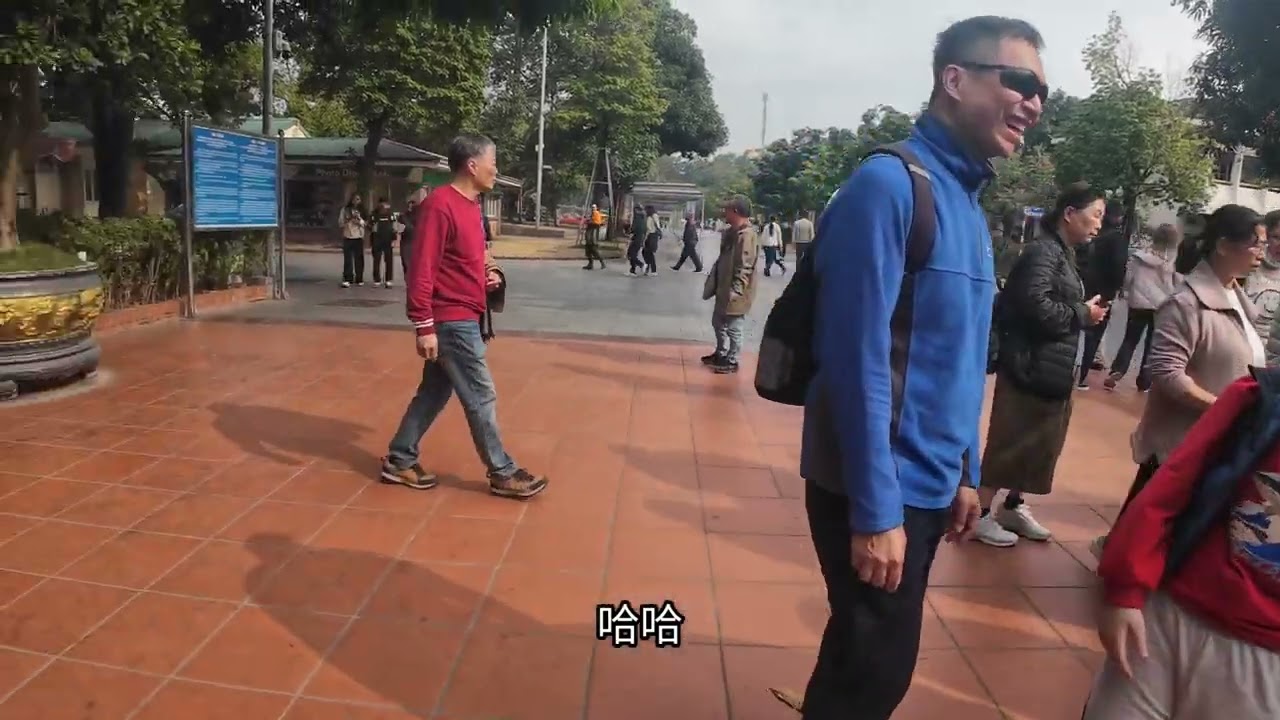 骑行越南河内参观巴亭广场