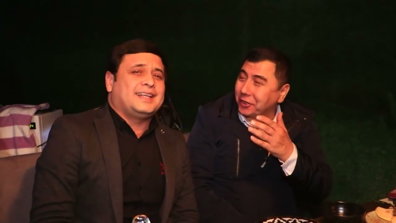 Jonli ijro jangchilari Shukur burxonov