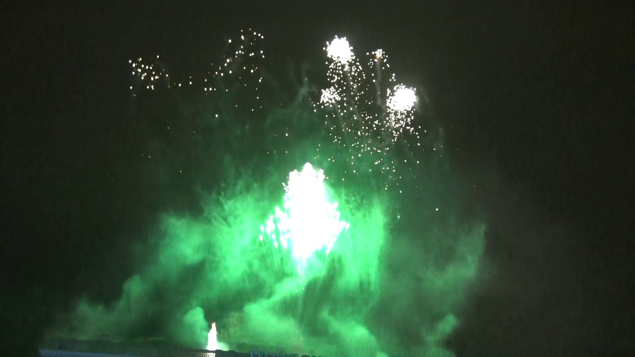 Genova il grande spettacolo  dei fuochi d'artificio sulle note dell'Aida.