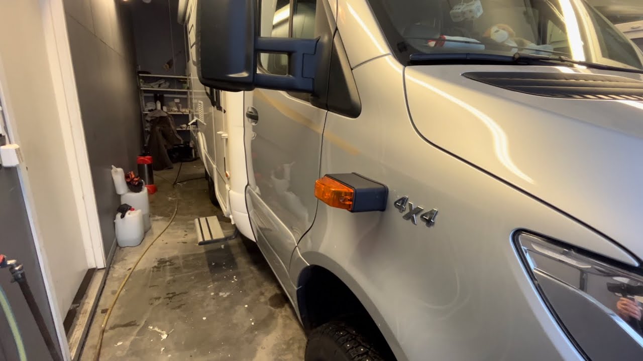 Joutuiko mersu saunan taakse?