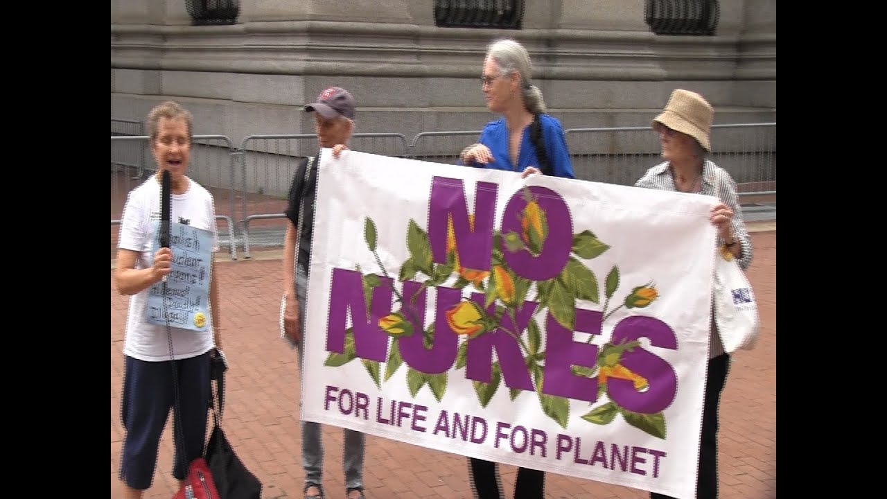 SUPPORT WAR RESISTERS