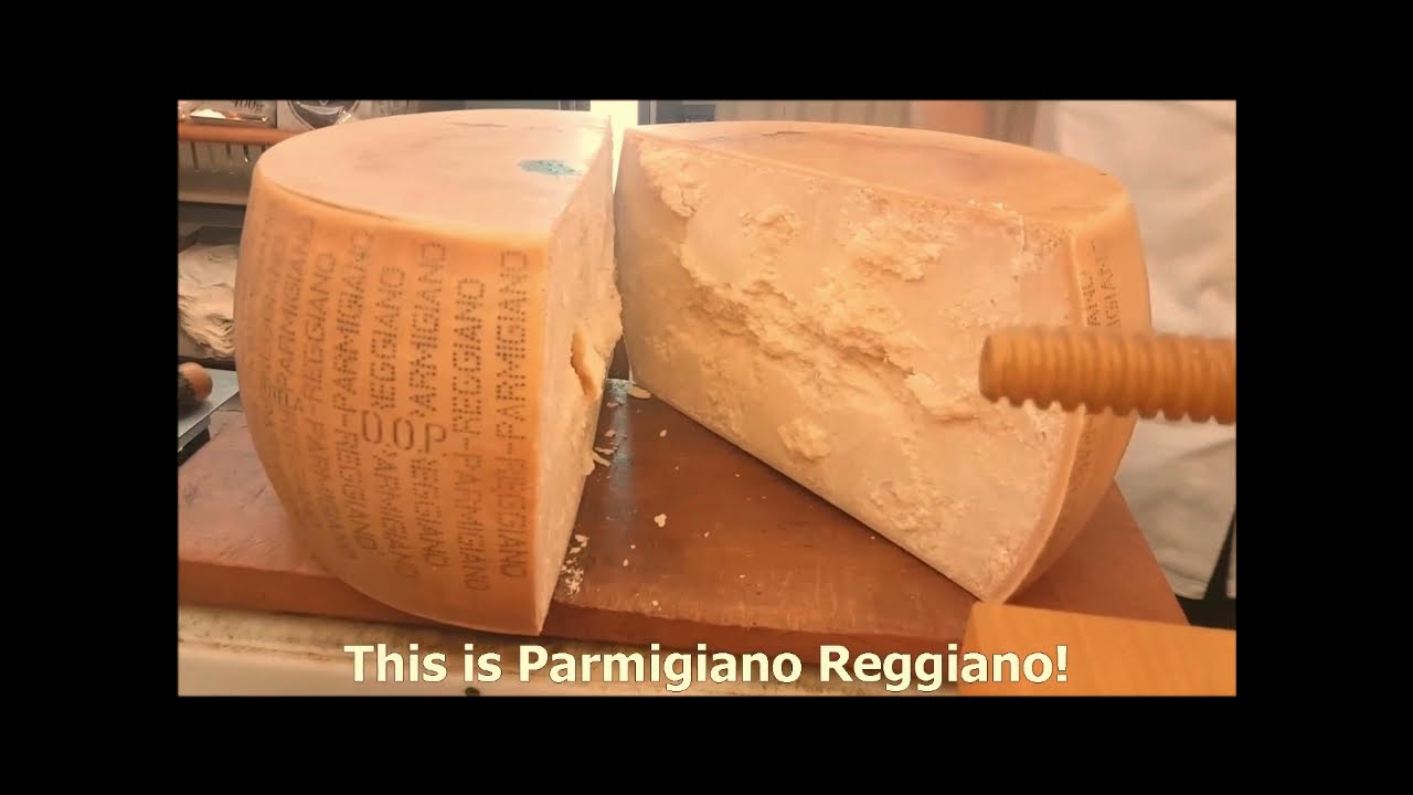 Come si taglia una forma di Parmigiano Reggiano DOP?