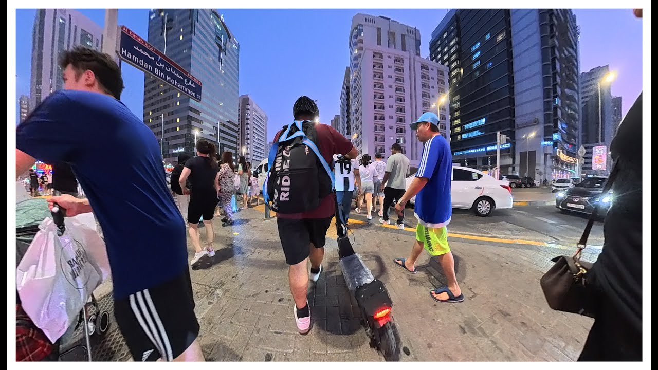 Hamdan Street Abu Dhabi - The City’s Busiest Street Tour