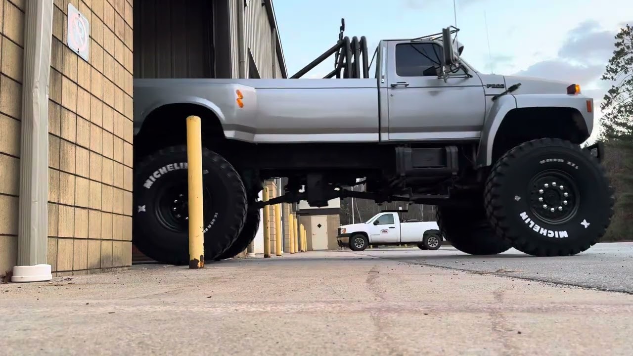 1994 Ford F-800 4x4 8.3 Cummins 
