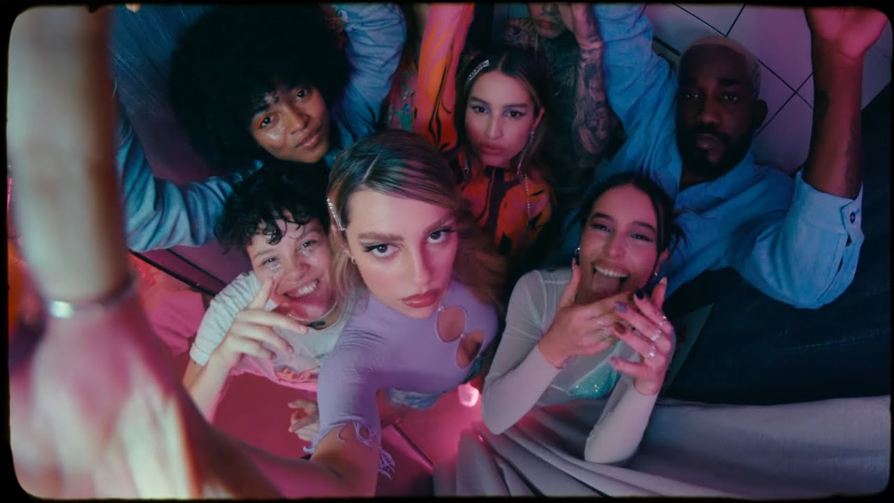 Paula Cendejas, Las Villa - Dolía (Videoclip Oficial)