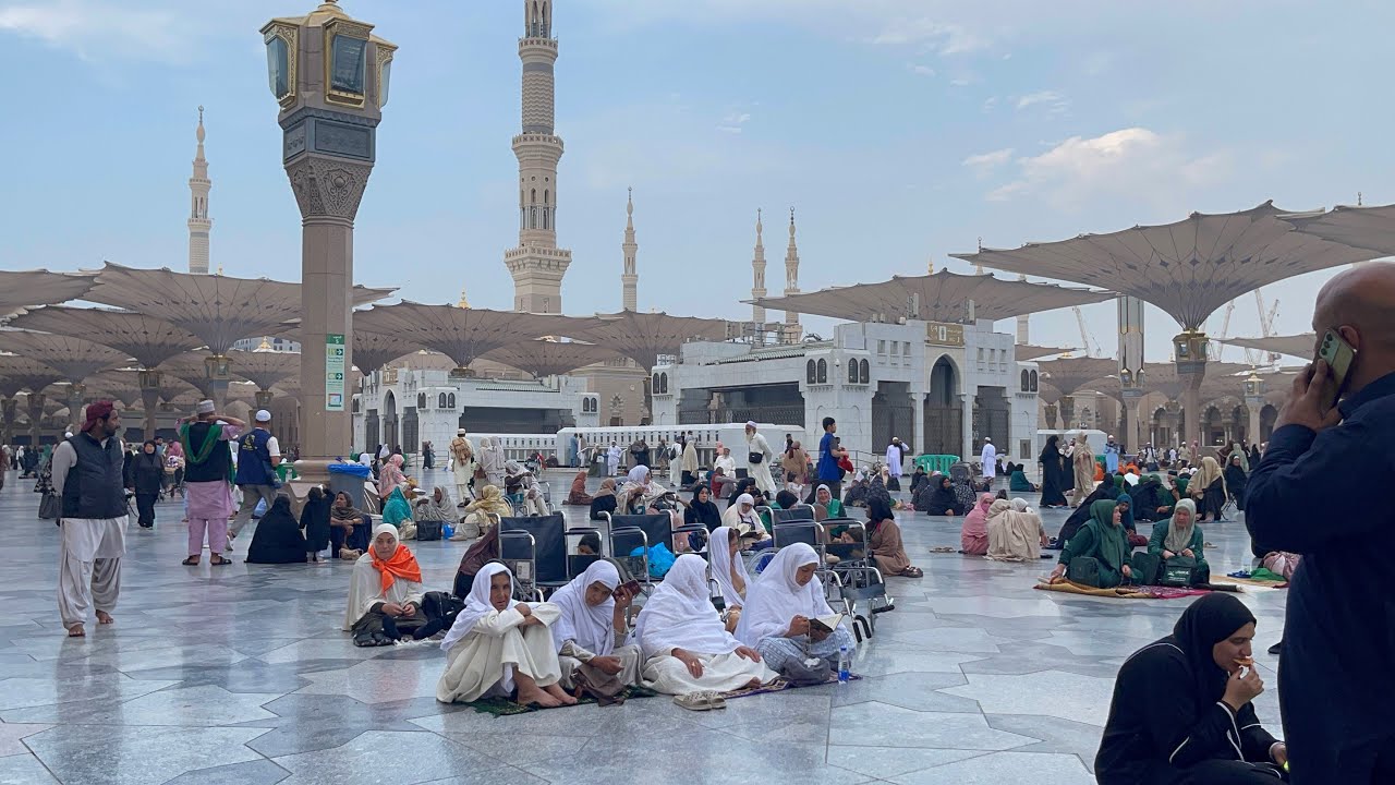 المساء يحكي: جولة هادئة في الساحات