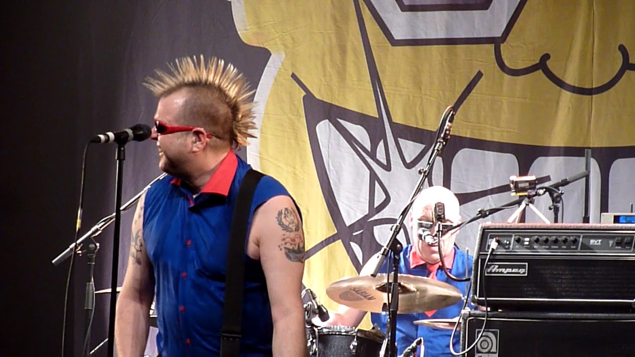 The Toy Dolls - Dougy Giro @ Elysée Montmartre Paris 2019
