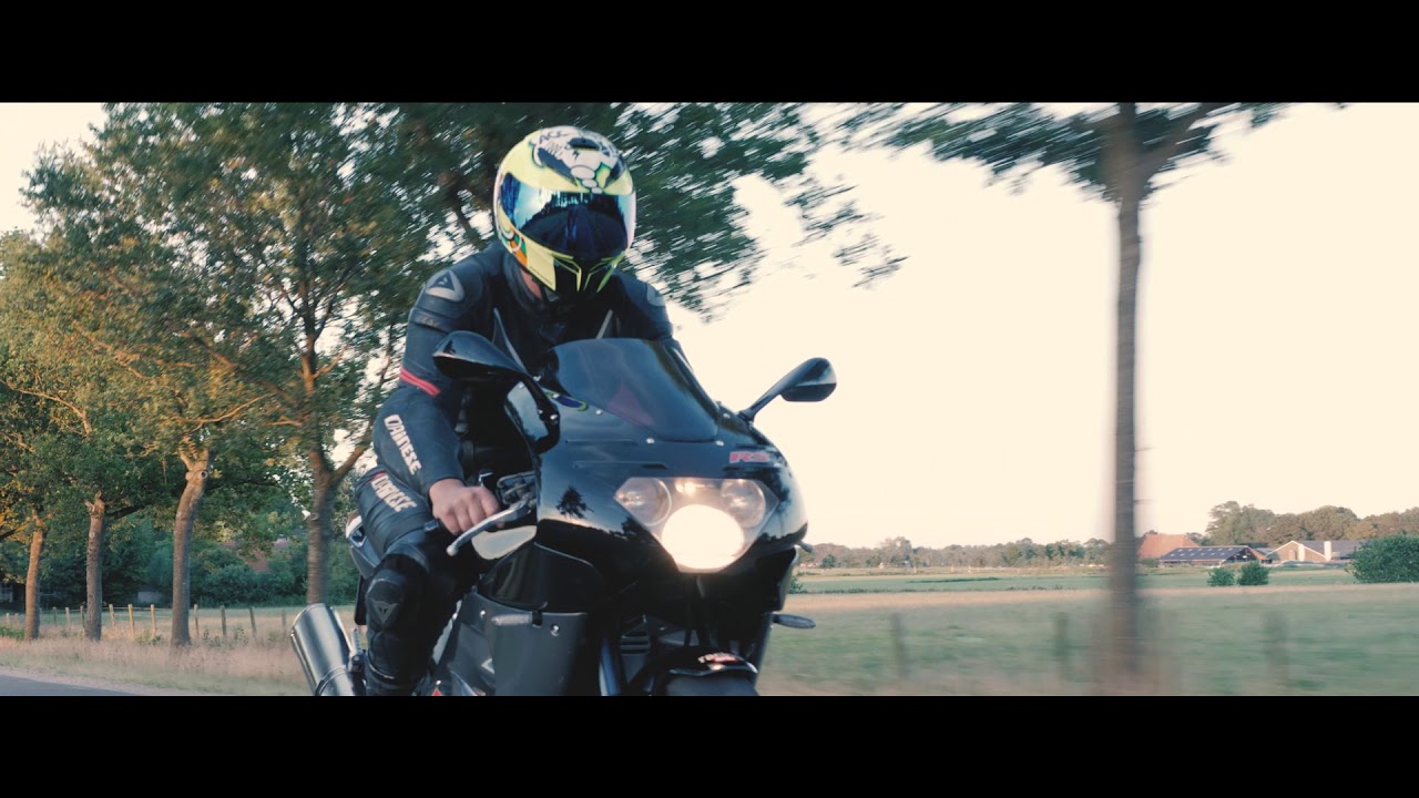 Aprilia RSV Mille vs. Yamaha ZF-R1