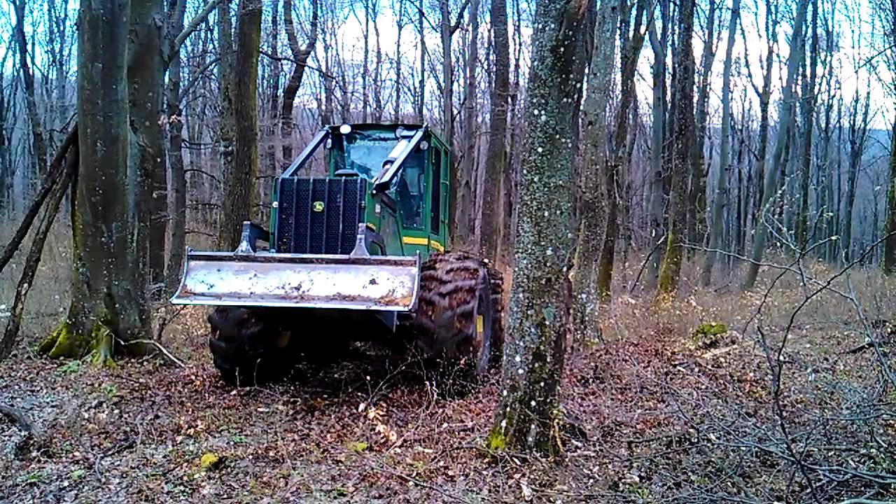 John Deere 540 GIII gy&eacute;r&iacute;t&eacute;sben