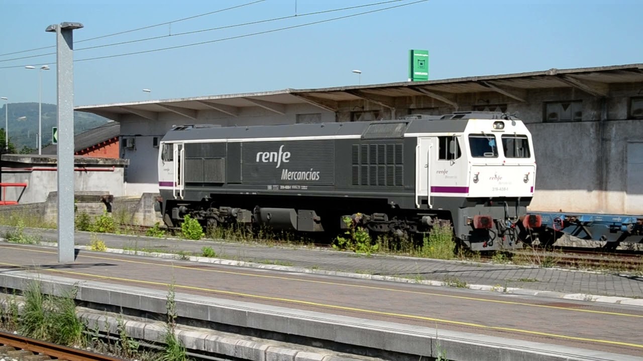 Puesta en marcha de locomotora RENFE 319 en Torrelavega.