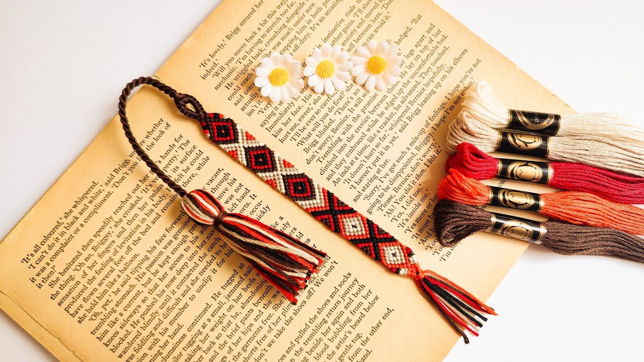 HOW TO MAKE A BOOKMARK AND A TASSEL | DIY FRIENDSHIP BRACELET BOOKMARK