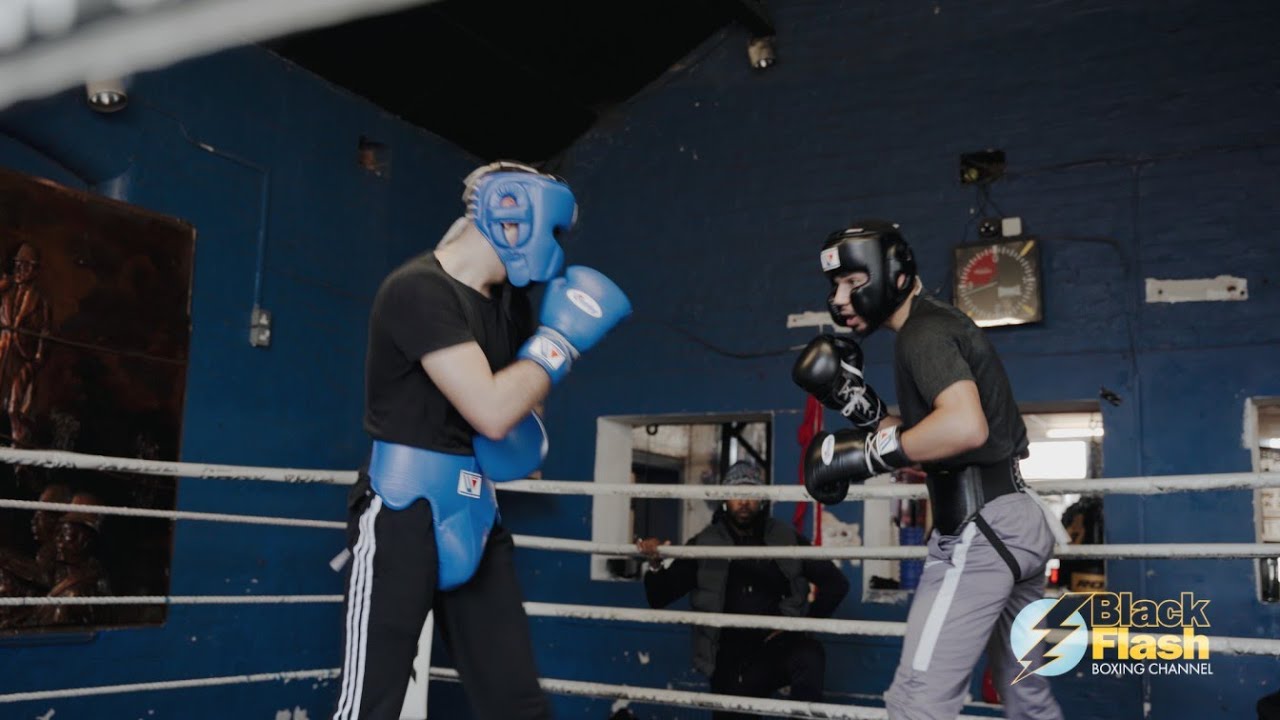 Amaar Akbar and Niall Brown Go At It In Sparring #BlackFlashBoxingChannel⚫⚡