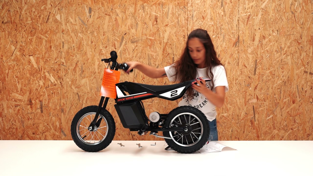 Montagem da Mota El&eacute;trica Razor MX125 Dirt Rocket 12V