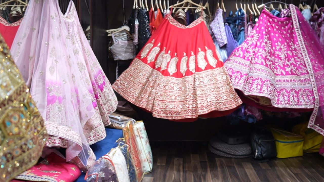 मोका ना-चूक जाये जब ब्राइडल लहंगे की साथ नॉन ब्राइडल लहंगा फ्री आये। Bumper Offer 👌