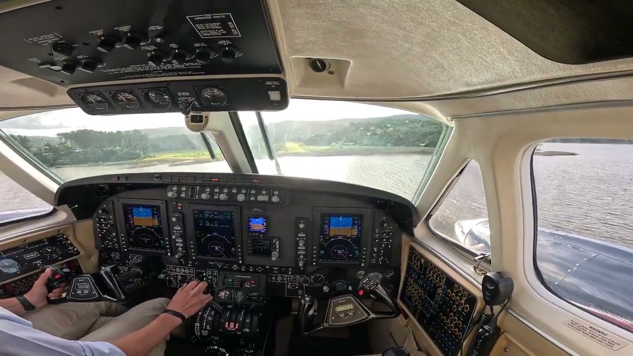 King Air Short Field Landing | BE9L | Chile