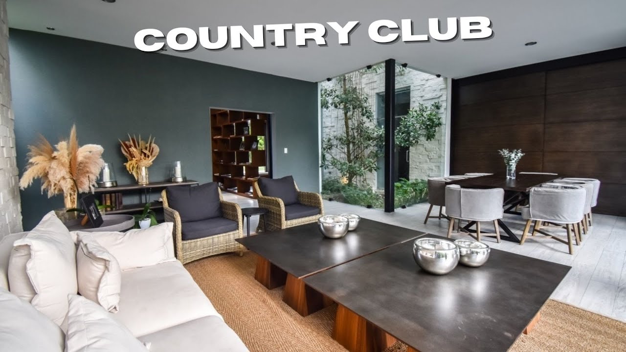 INCREÍBLE CASA en venta en el YUCATÁN COUNTRY CLUB ¡Equipada con PANELES SOLARES!