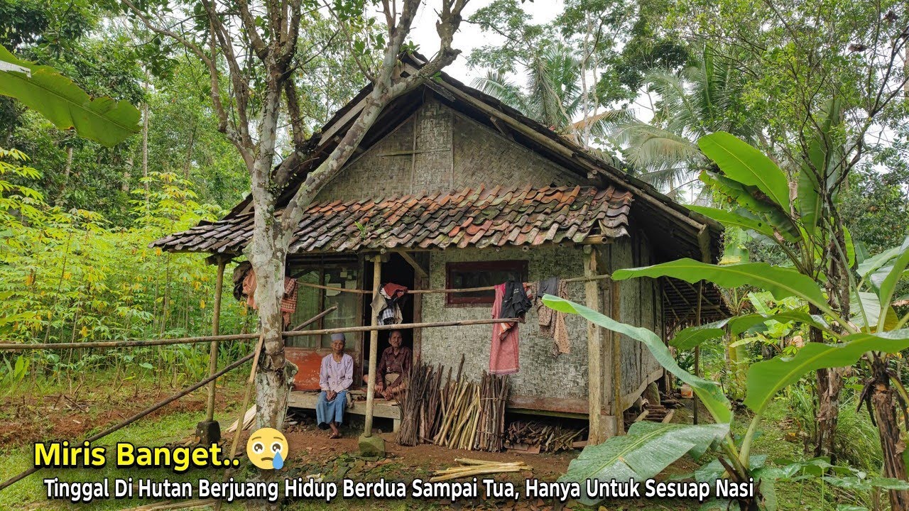 Bikin Haru.. Seperti Inilah Suasana Ramadhan di Rumah Pasangan Lansia Yang Tinggal di Hutan