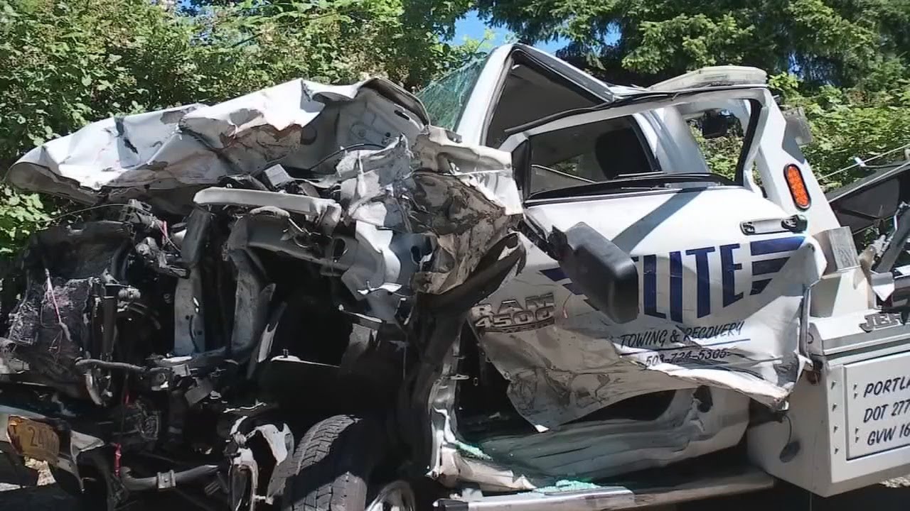 Tow truck driver thankful to deputy, bystander who saved him from deadly crash off Hwy 224 near