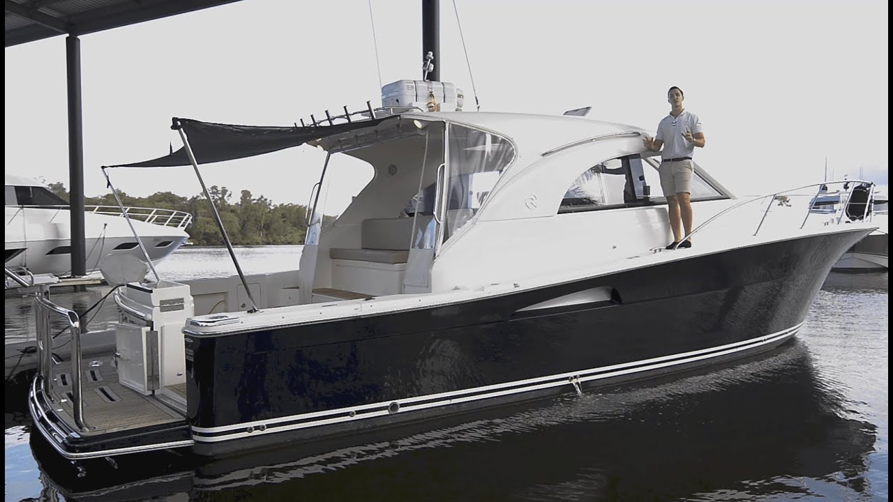 Riviera 43 Offshore Express - Walkthrough