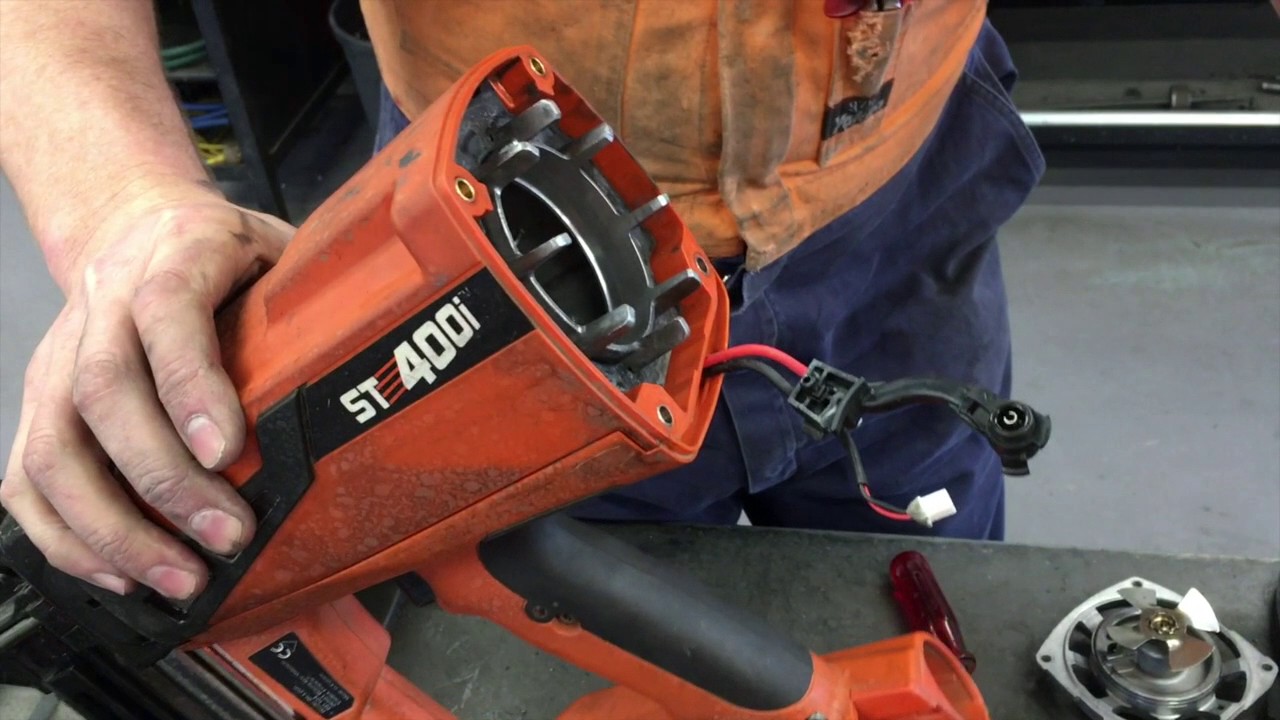 Cleaning the ST400i Fencing Stapler