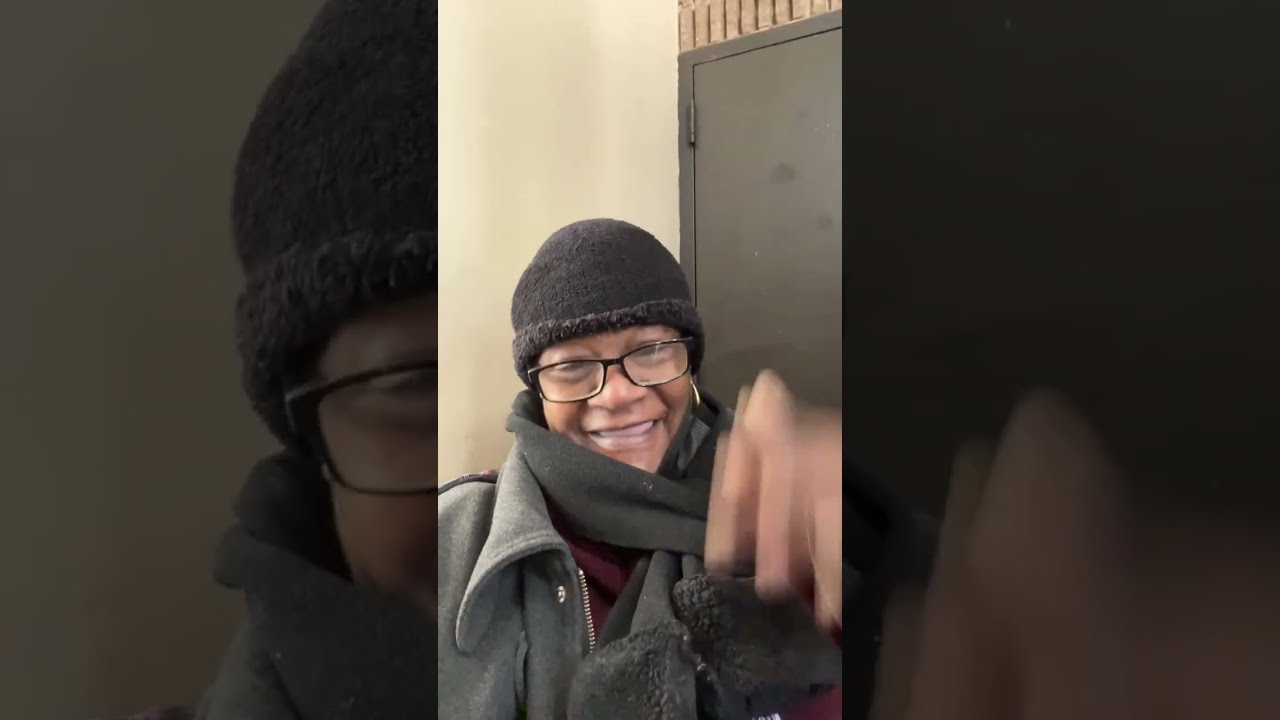 Sharinabelli  is live! Hello Everyone! Please Stay Warm & Safe 🙏🏾💕🙏🏾