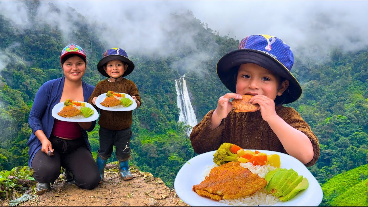 Cocinando Algo Exquisito En El Campo Para Almorzar - NATHALIA