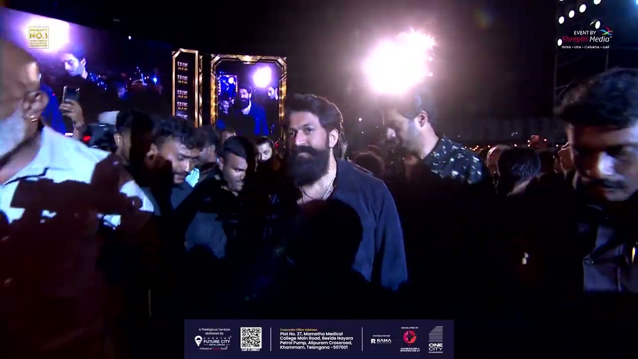 Rocking Star Yash Entry at TOXIC PRE RELEASE EVENT HYDERABAD | Shreyas Media