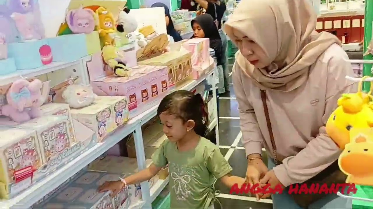 Berbelanja Barang Pernak Pernik Murah Mumuso Tunjungan Surabaya