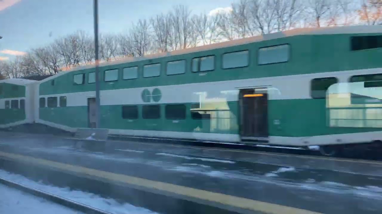 GO Train Ride: Kennedy to Union