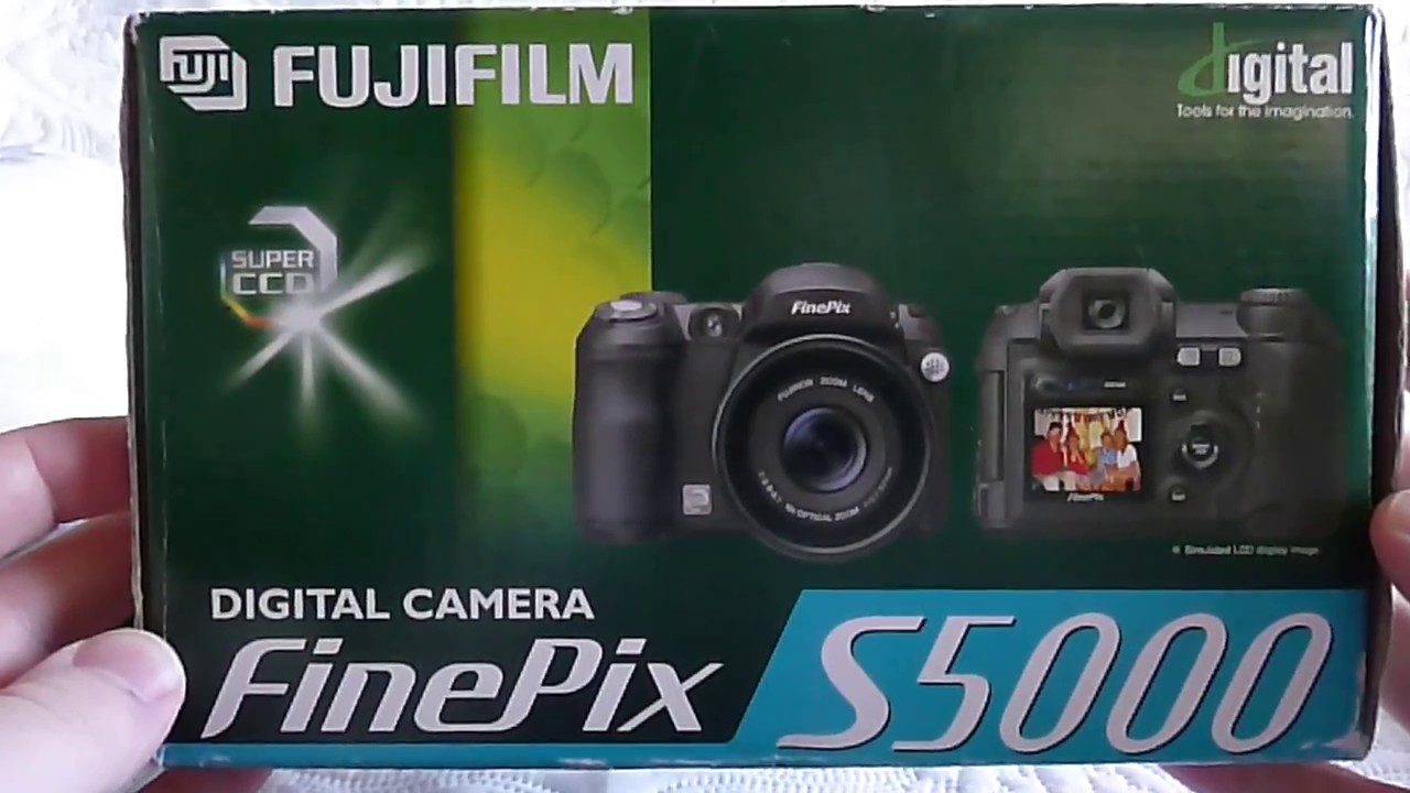 Fuji Finepix S5000 Camera from 2003