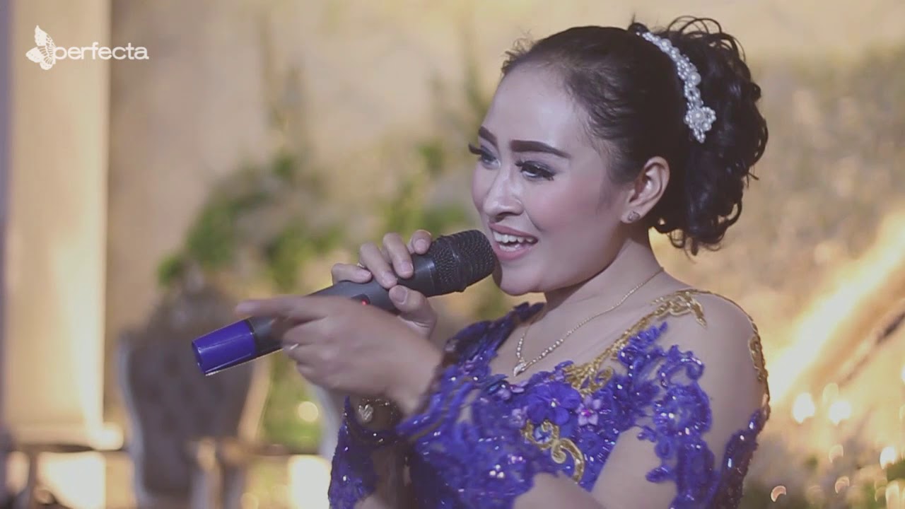 MUNDUR ALON ALON - ANNA MANCUNG - CS. PURWO WILIS