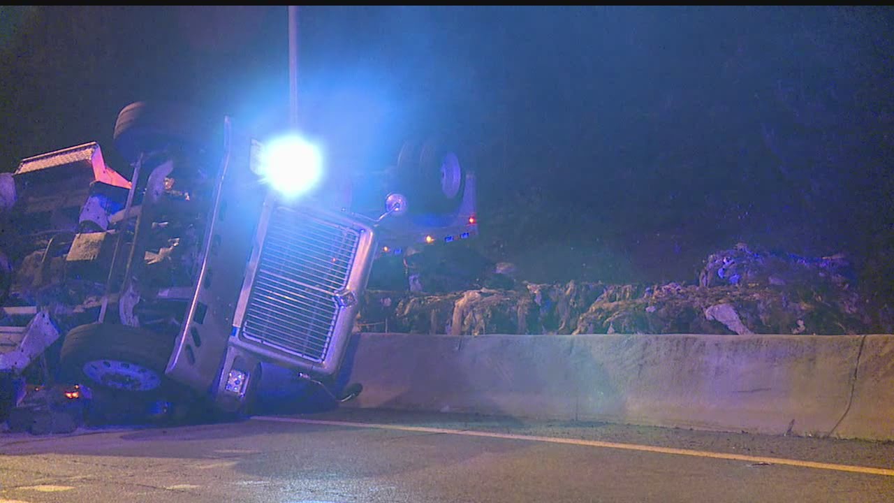 Trash spill shuts down Route 711 ramps in Youngstown
