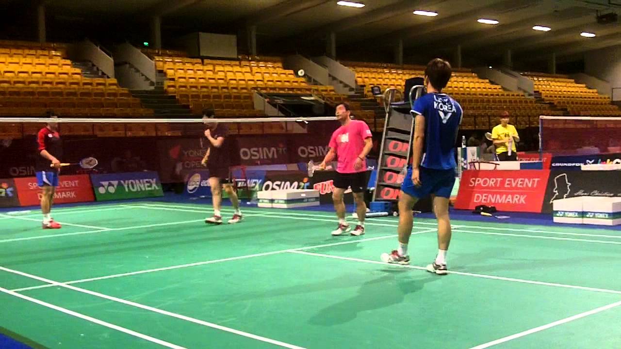 Lee Yong Dae and Jung Jae Sung train in Odense Sports hall