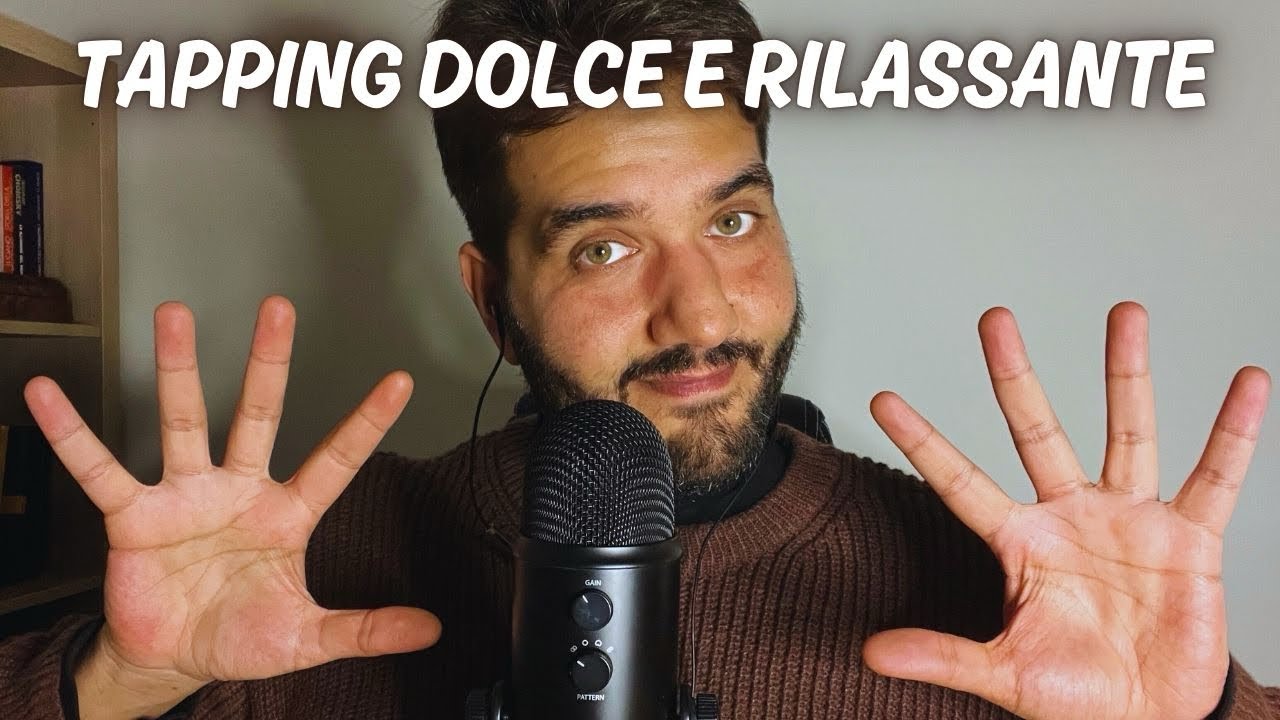 Tapping ASMR rilassante su alcuni miei oggetti | Whispering, Tapping, Mouthsounds | 100% TINGLES ✨