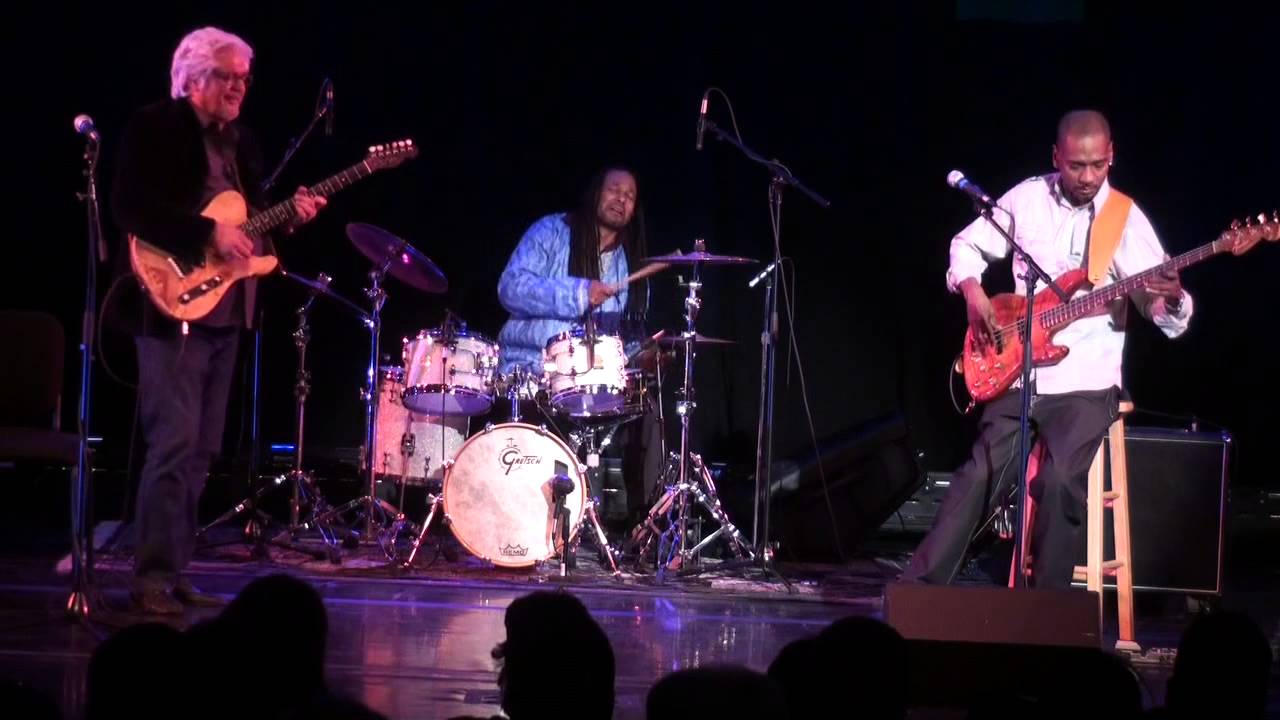Larry Coryell Trio feat. Victor Bailey, Larry Coryell & Kenwood Dennard