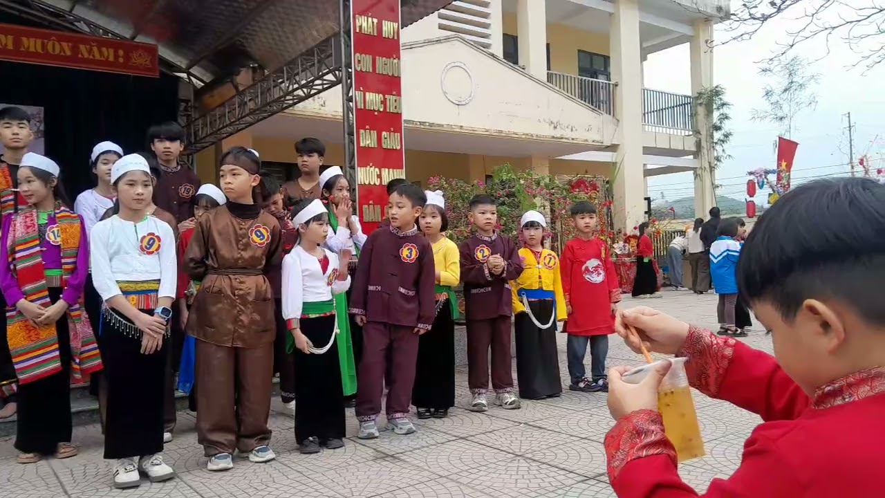 Bản sắc dân tộc mường trường tiểu học và trung học Đông Bắc