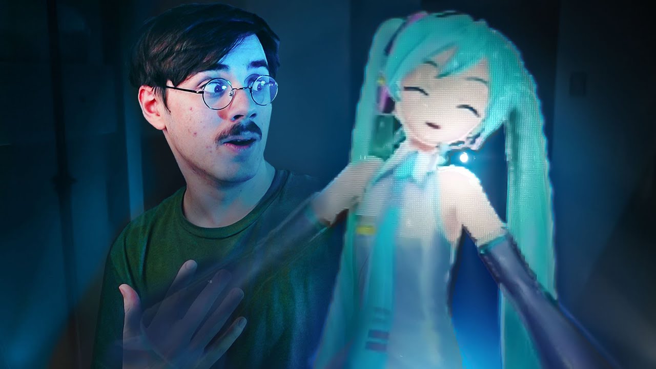 I made a Hatsune Miku Hologram in my College Dorm